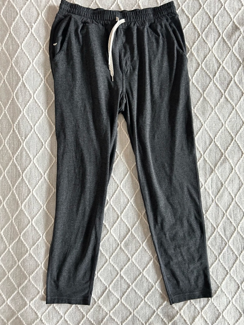 Vuori Women’s Soft Jogger Charcoal Gray Size XL